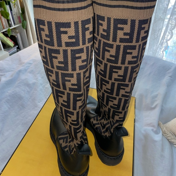 SOLD Fendi FF boots size 36 - Picture 2 of 3